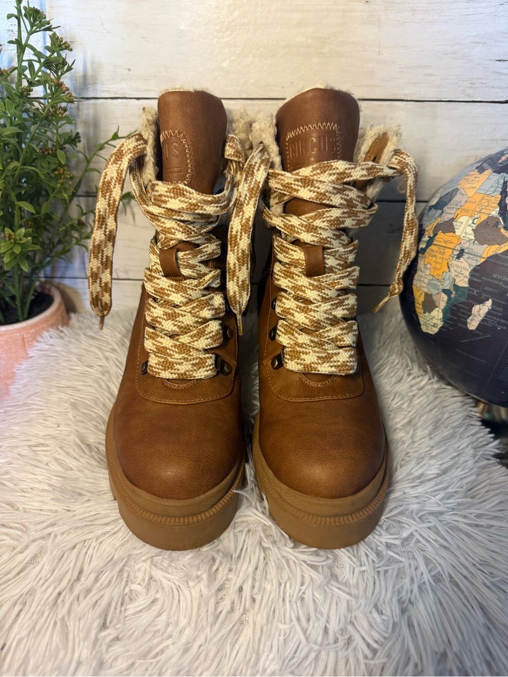 CIRCUS BY SAM EDELMA PLATFORM COMBAT BOOTS BROWN 7.5 🤎